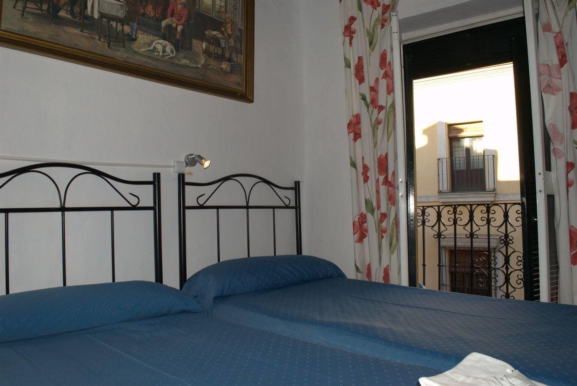 Pension Santa Maria La Blanca Siviglia Esterno foto